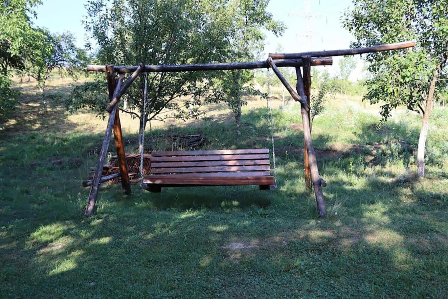 Salas U Bregu In Cheile Carasului Crasova Exterior photo