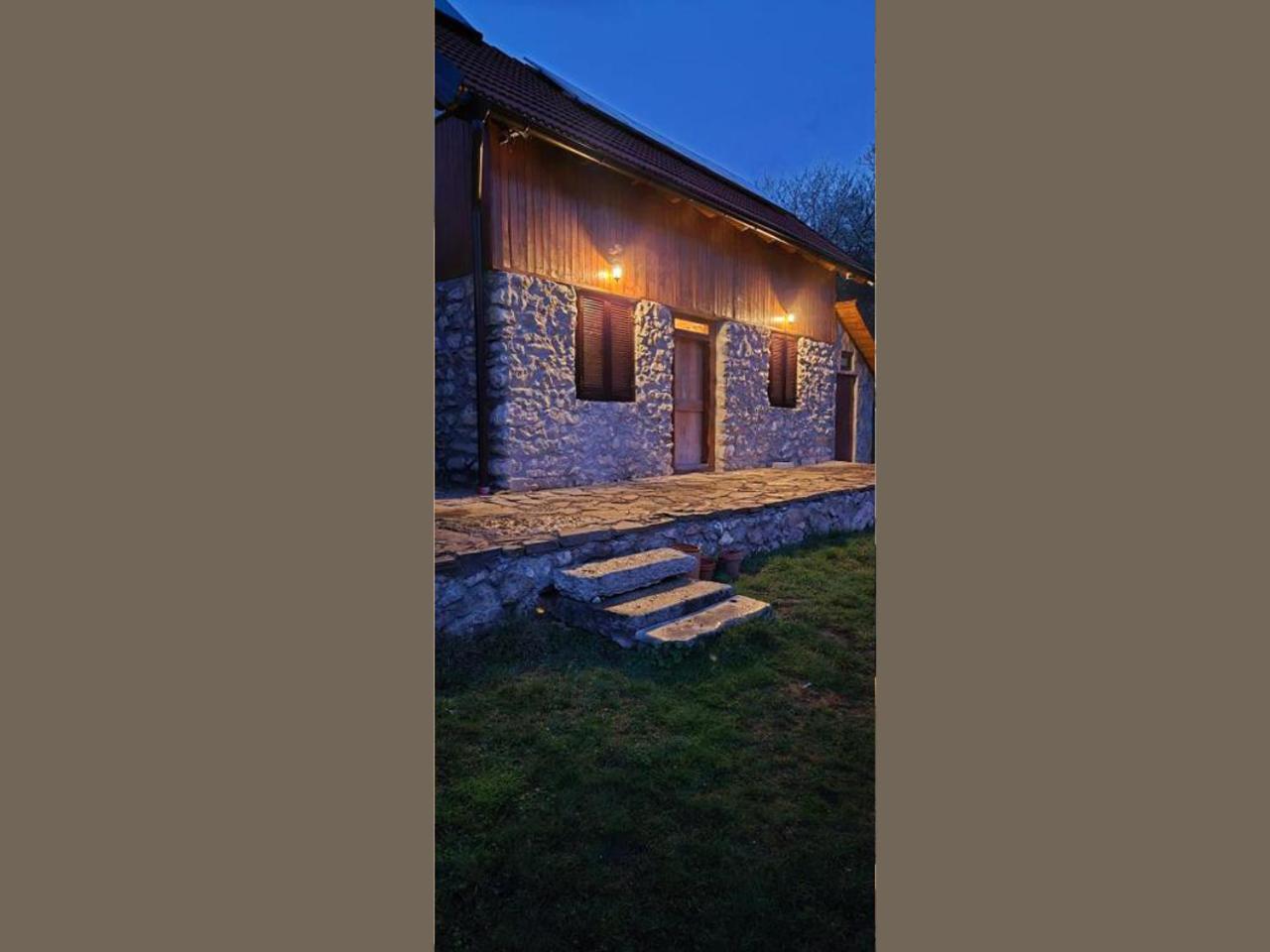Salas U Bregu In Cheile Carasului Crasova Exterior photo
