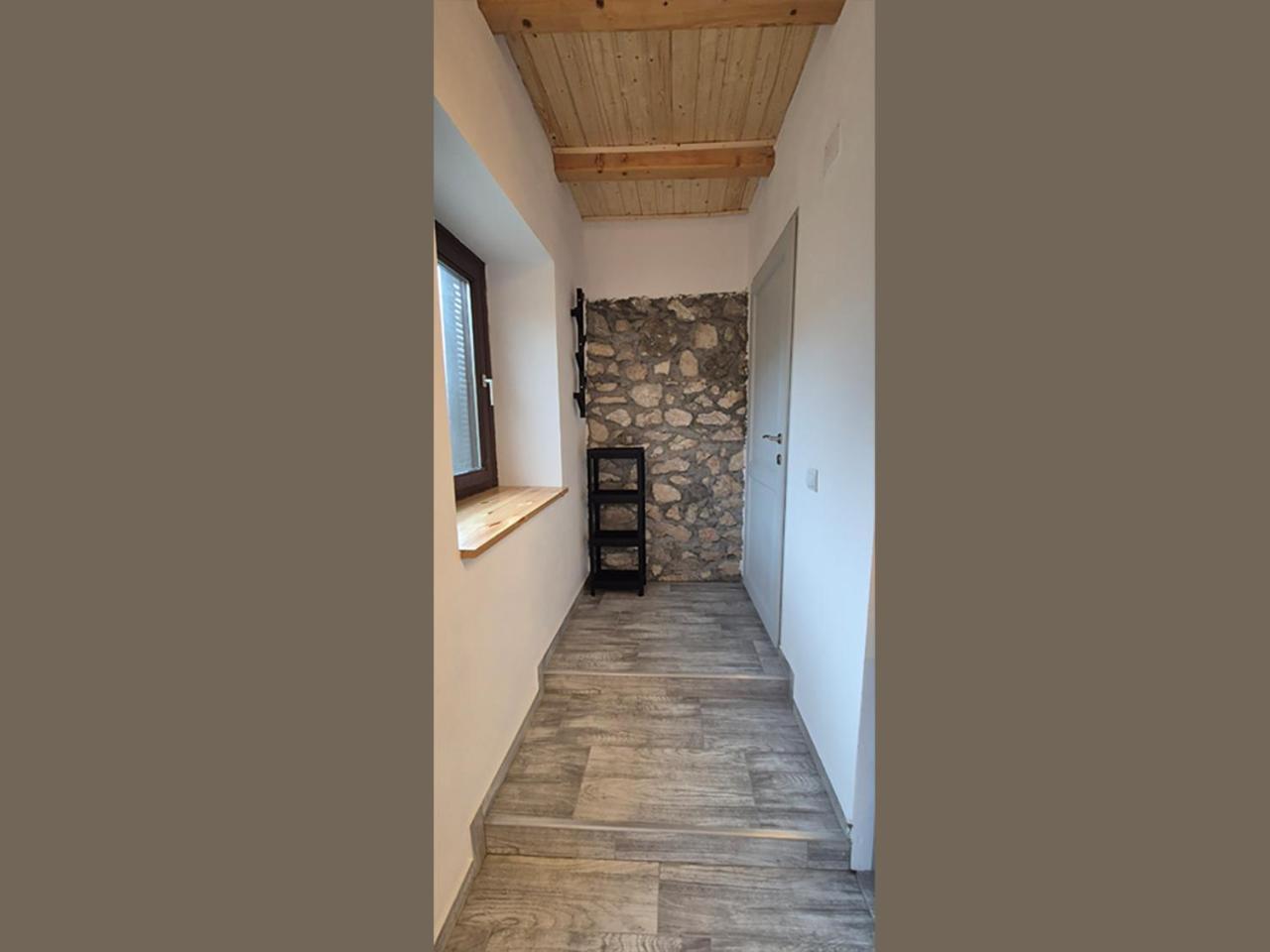 Salas U Bregu In Cheile Carasului Crasova Exterior photo